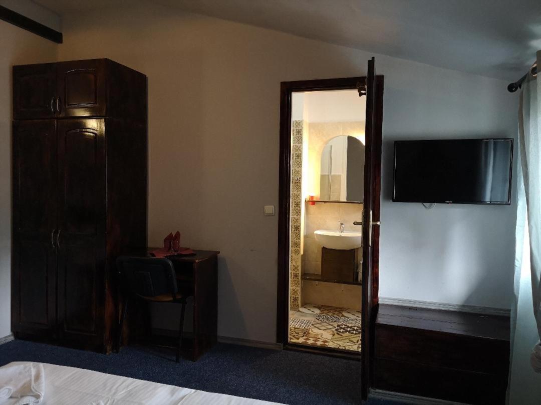 Pension Flamingo Braşov Extérieur photo