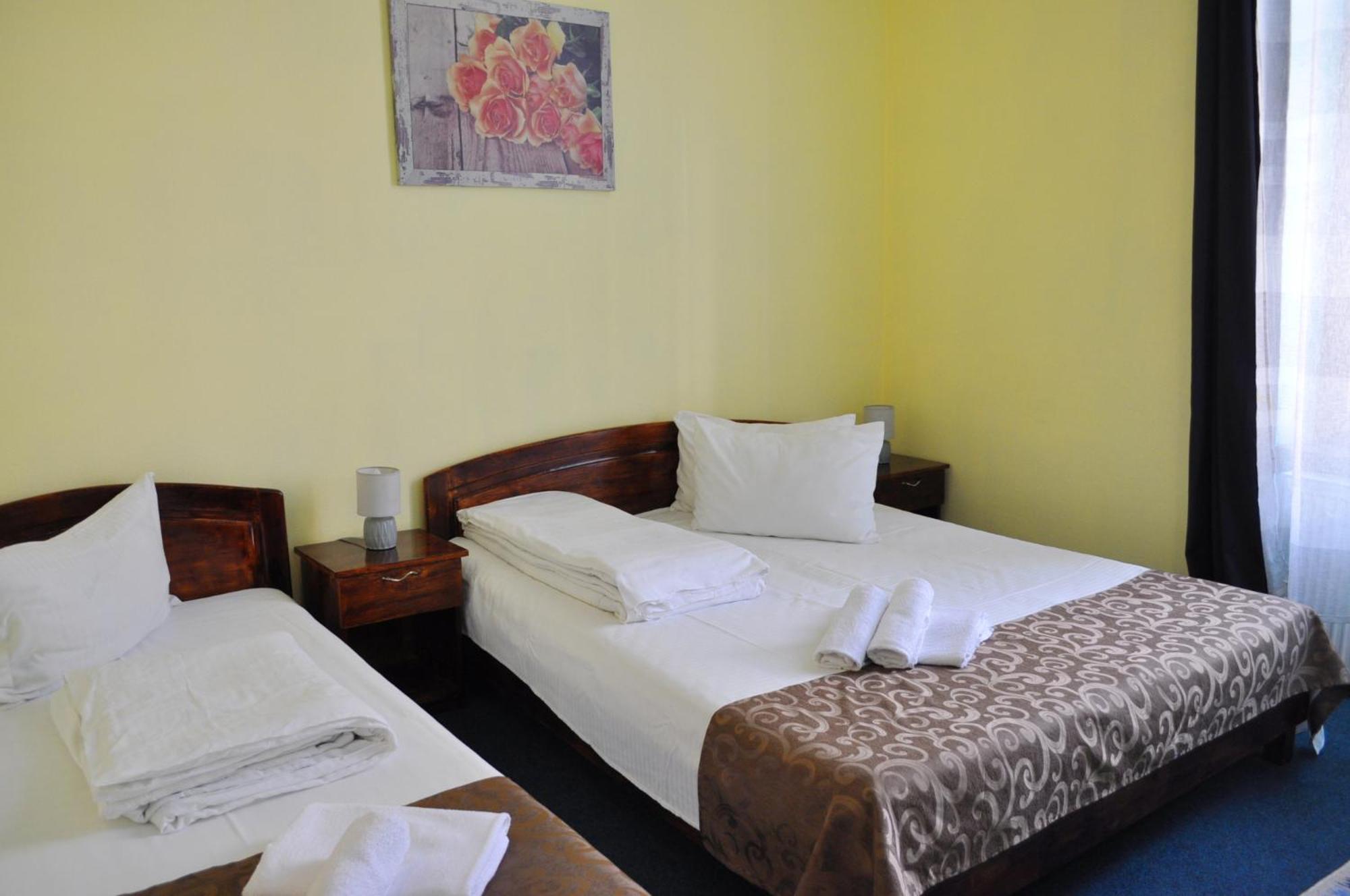 Pension Flamingo Braşov Extérieur photo